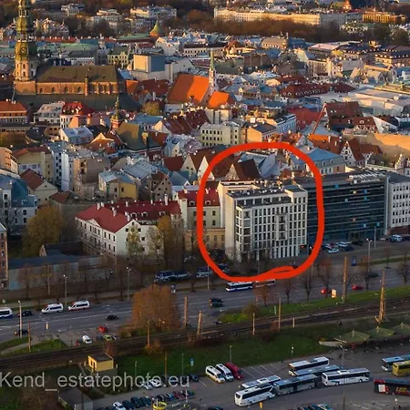 Kingsized Beds Full In Old Center Apartment